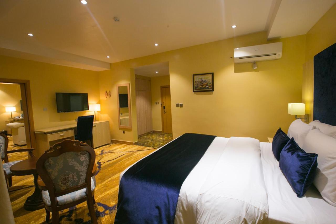 Bon Hotel Elvis Mobushipe Dış mekan fotoğraf
