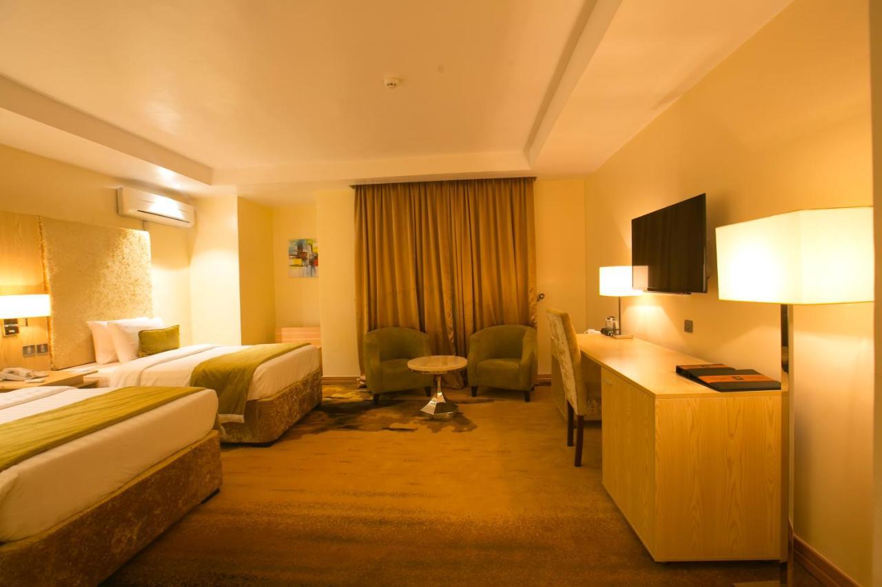 Bon Hotel Elvis Mobushipe Dış mekan fotoğraf