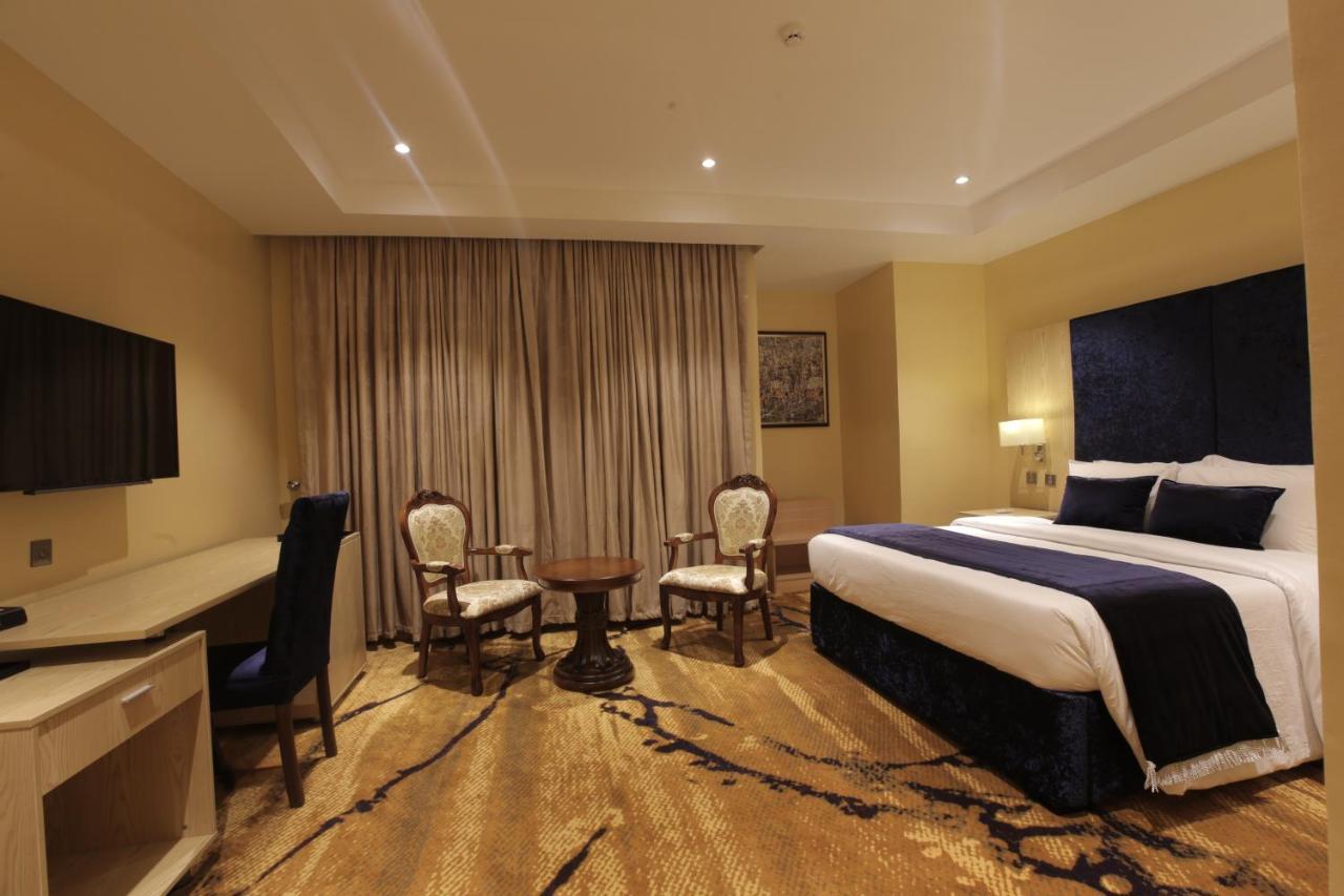 Bon Hotel Elvis Mobushipe Dış mekan fotoğraf
