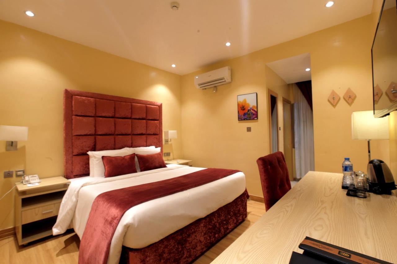 Bon Hotel Elvis Mobushipe Dış mekan fotoğraf