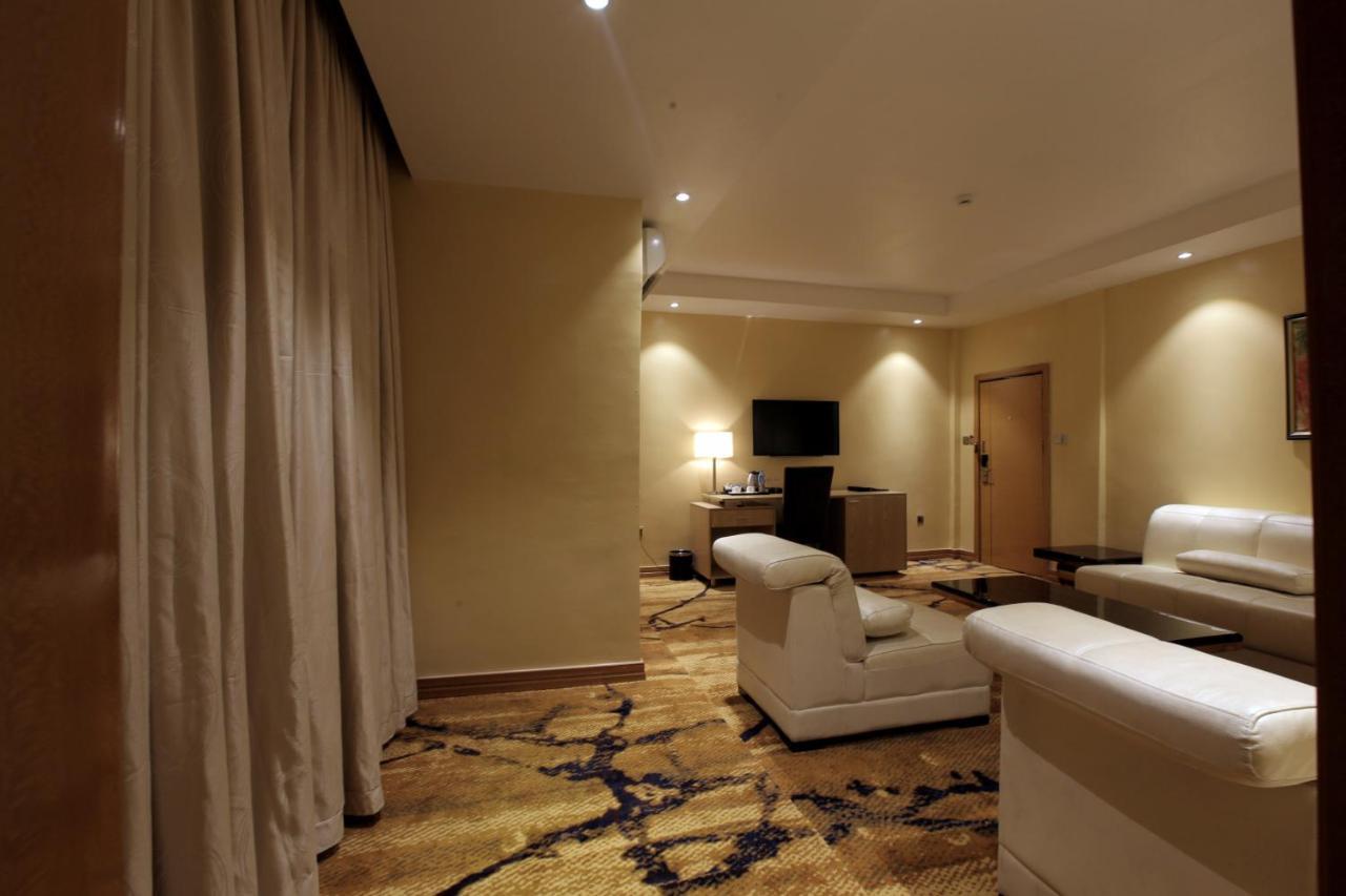Bon Hotel Elvis Mobushipe Dış mekan fotoğraf