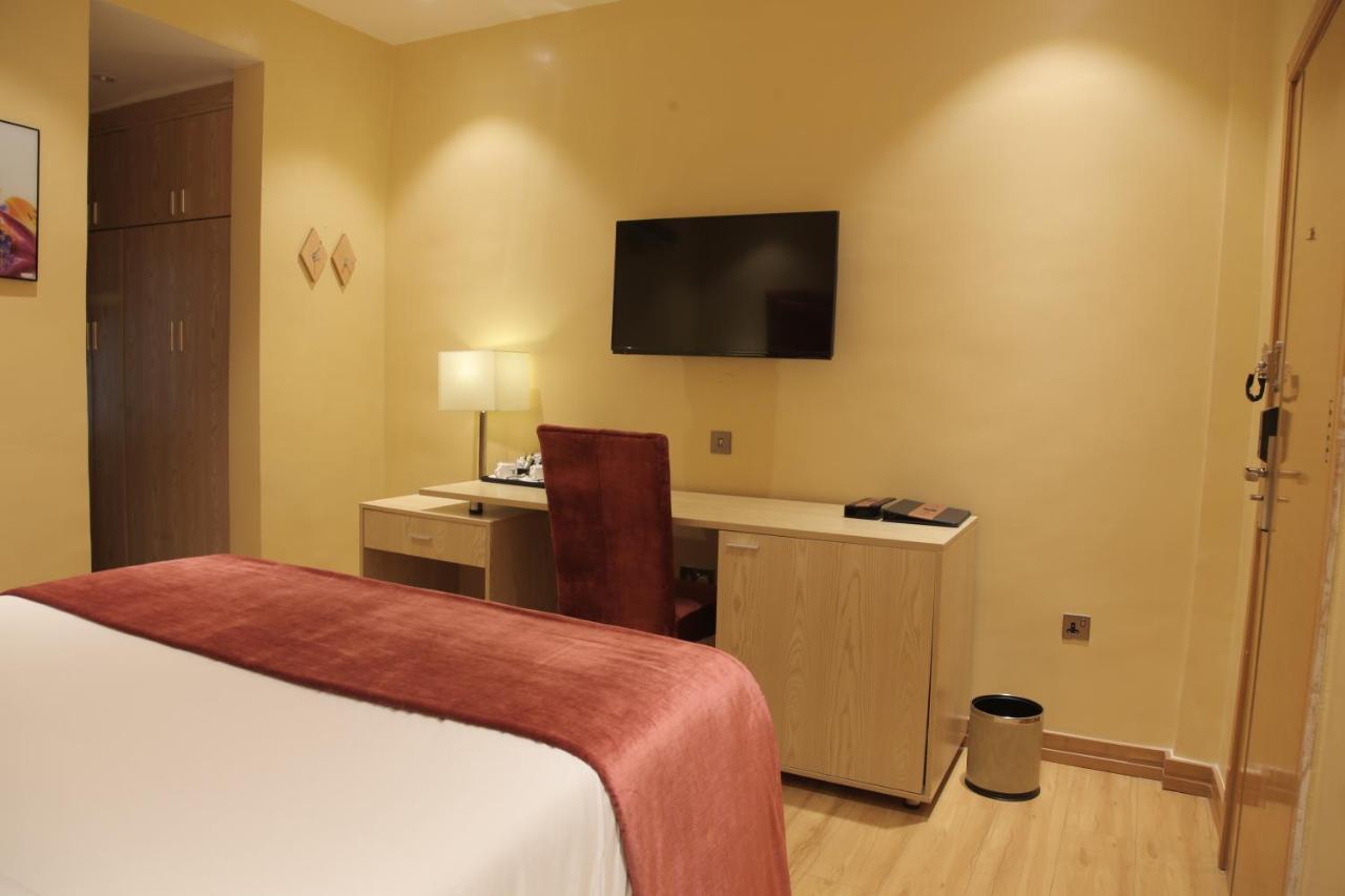 Bon Hotel Elvis Mobushipe Dış mekan fotoğraf