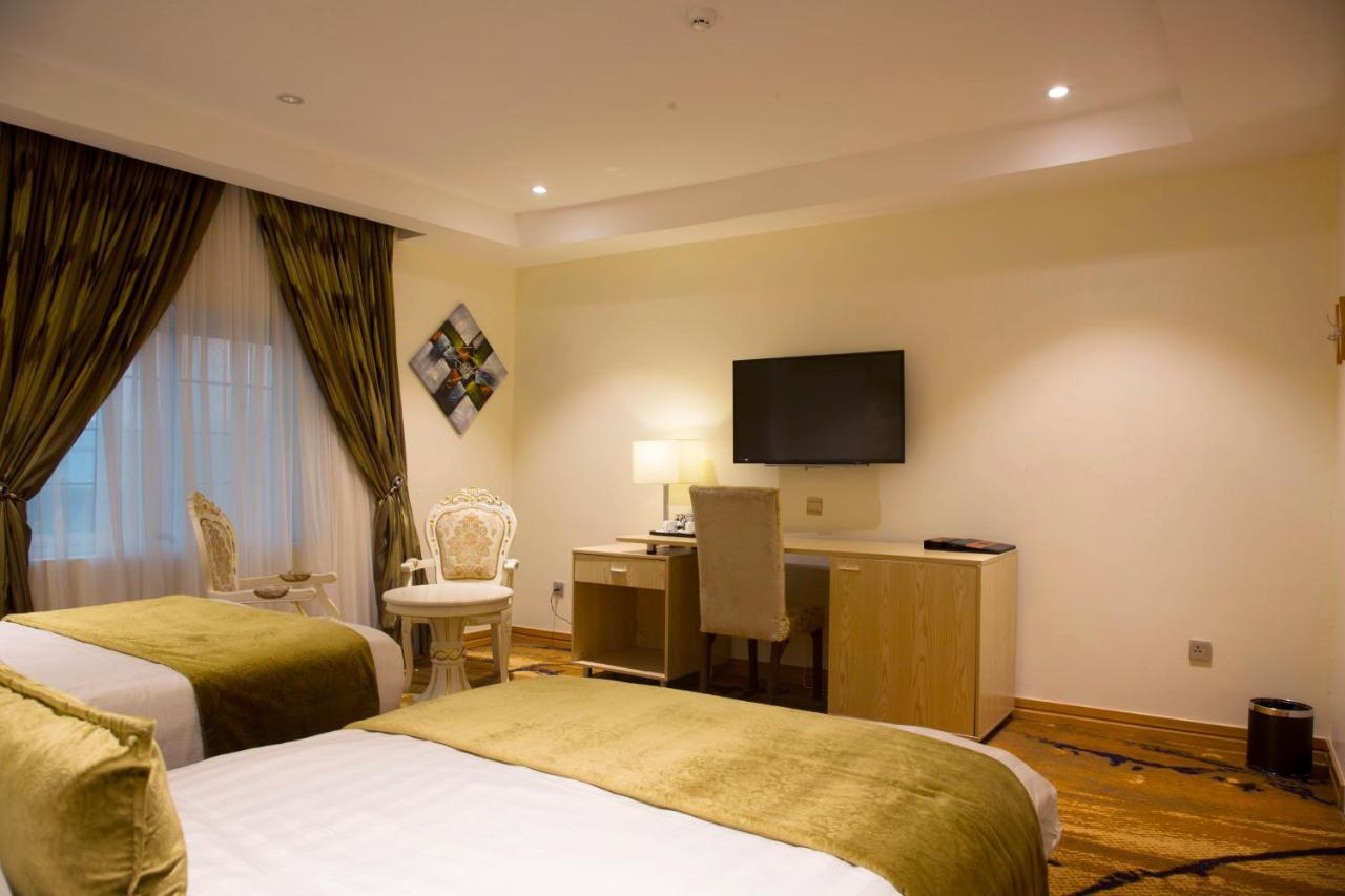 Bon Hotel Elvis Mobushipe Dış mekan fotoğraf