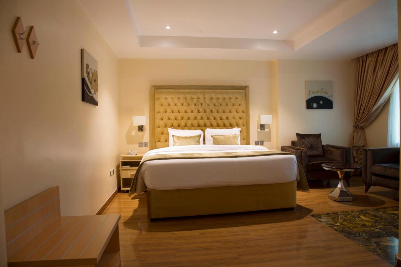 Bon Hotel Elvis Mobushipe Dış mekan fotoğraf