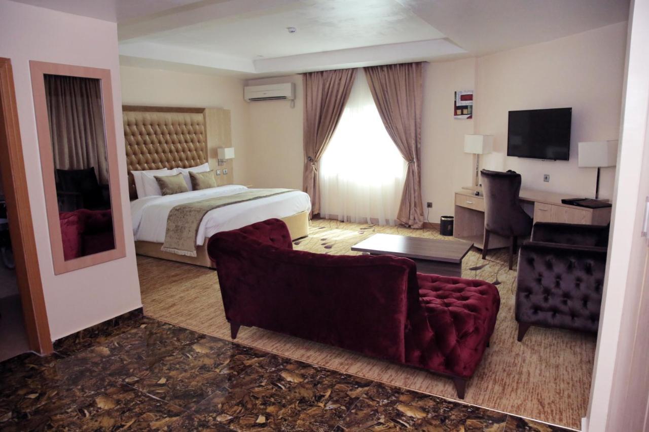 Bon Hotel Elvis Mobushipe Dış mekan fotoğraf