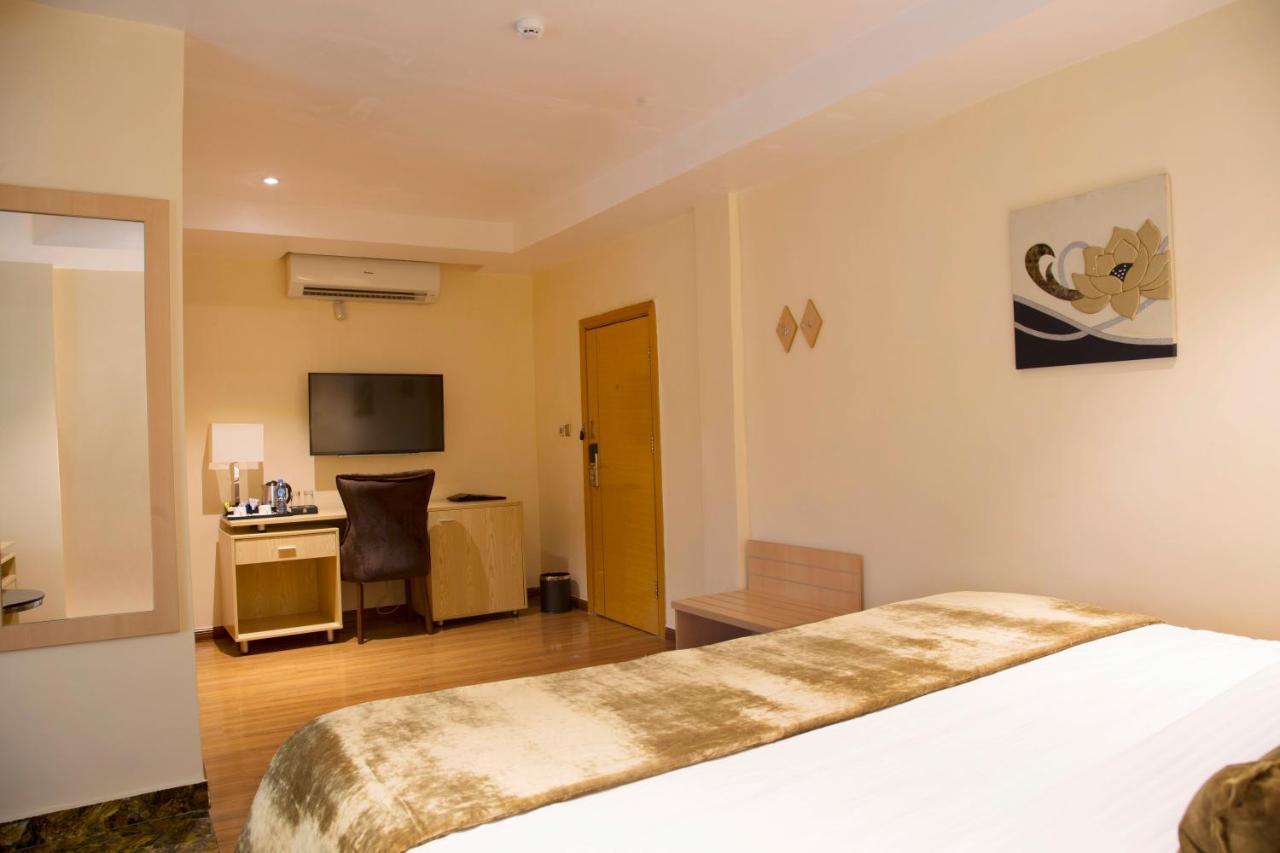 Bon Hotel Elvis Mobushipe Dış mekan fotoğraf